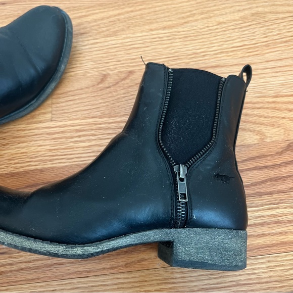🌸Camilla Black Chelsea Boots - Picture 2 of 10